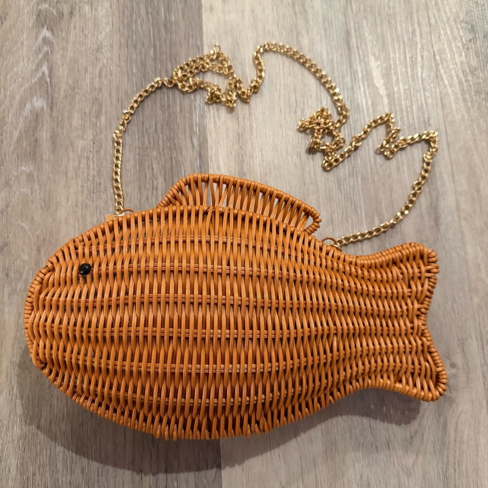 Fish Shaped Natural Woven Wicker Bag with Gold Chain